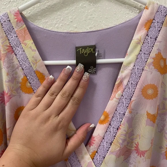 Retro Style Flower Dress - Picture 2 of 4